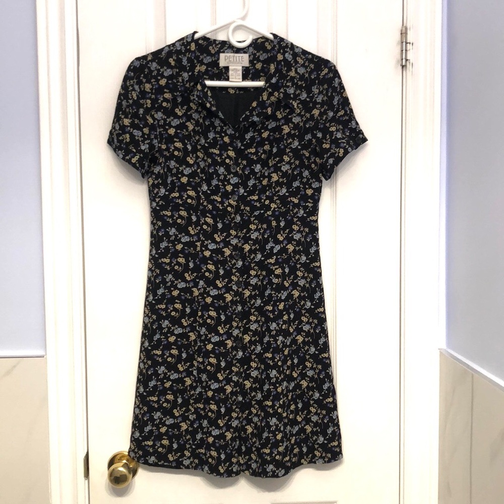 Y2K VTG Collared button down floral shirt dress